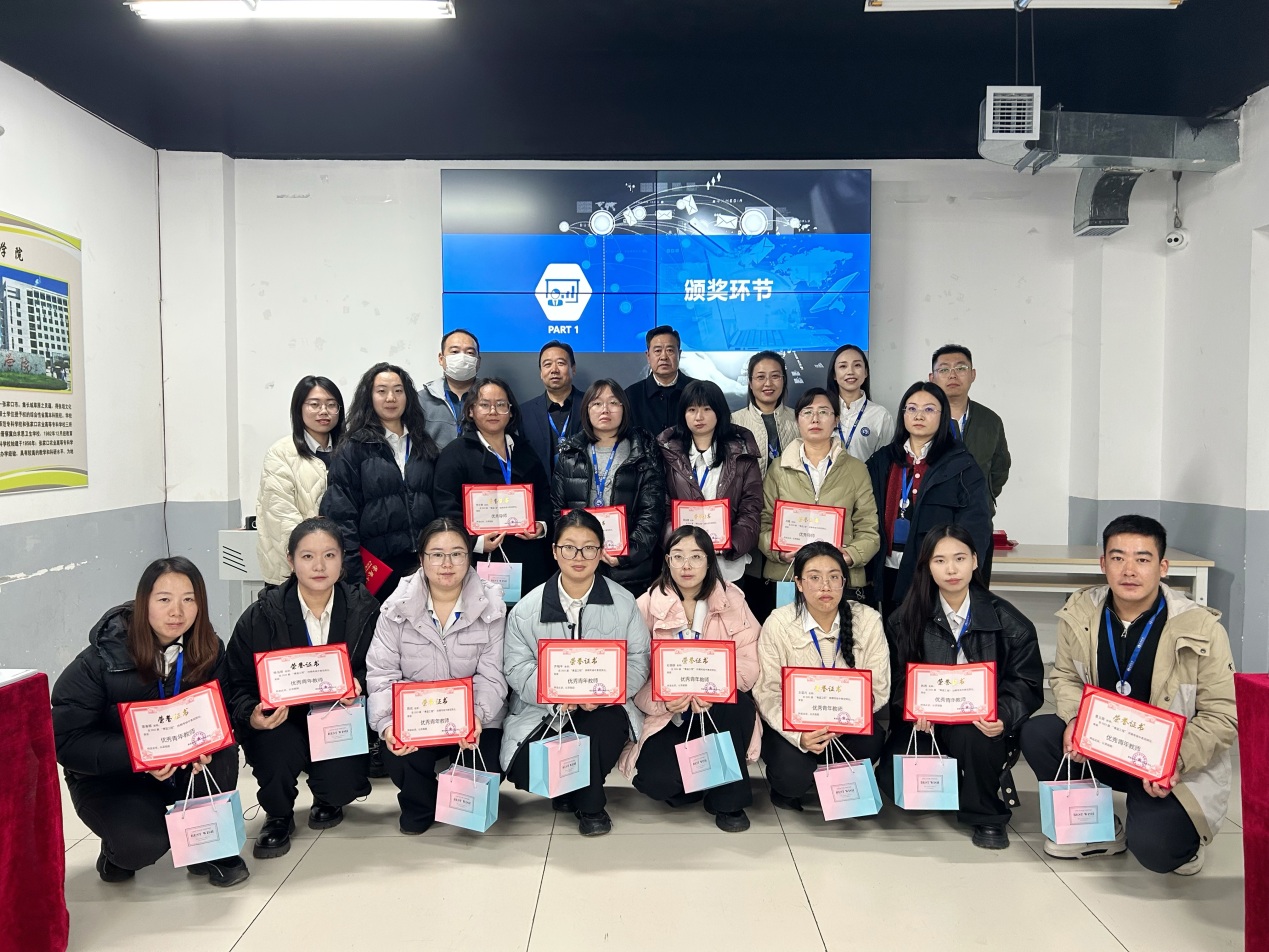 升华中专举行23届青蓝工程成果表彰暨25届师徒结对仪式